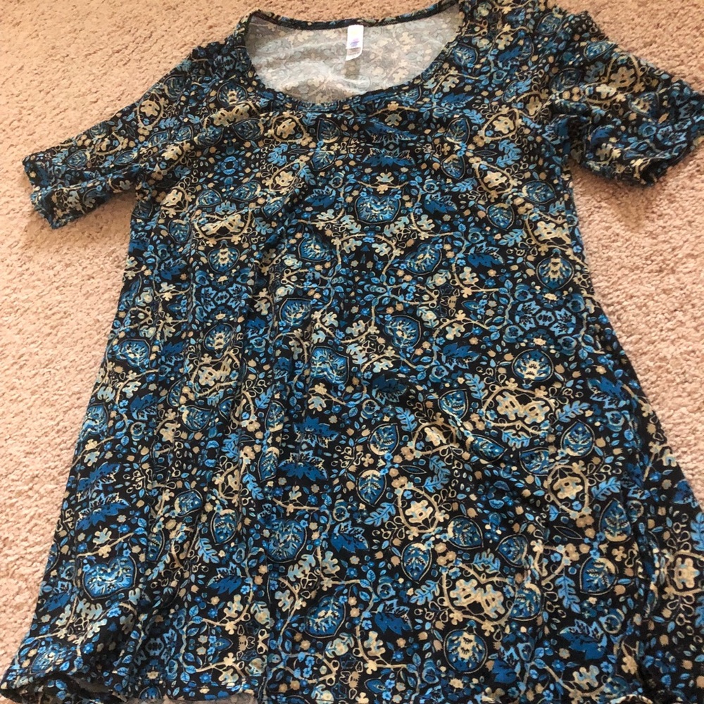 NWOT lularoe perfect tee, xsmall